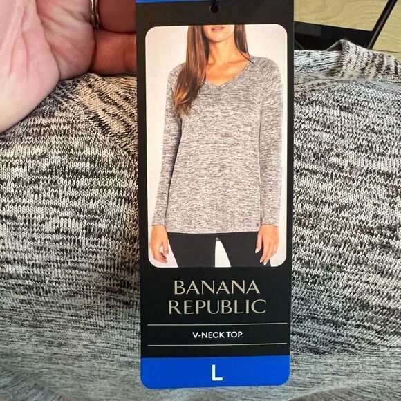 Banana Republic NWT Long Sleeve Gray Super Soft Top Size Large - Picture 5 of 6